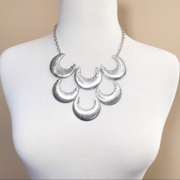 Large Crescent Cluster Bib Necklace Earrings Set - Picture 3 of 3